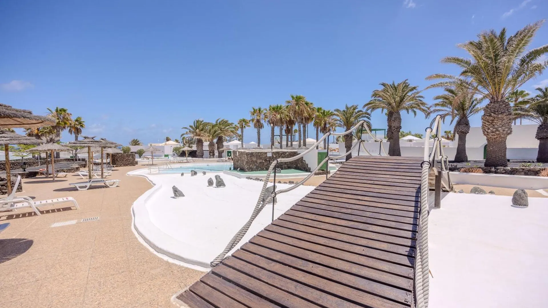 Sea Breeze Two Bedroom Apartment Costa Teguise