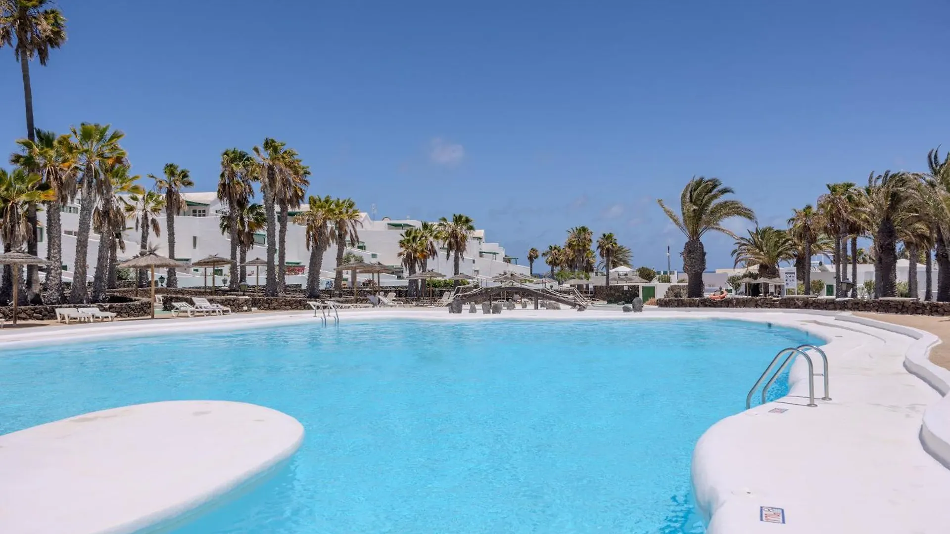 Sea Breeze Two Bedroom Apartment Costa Teguise 0*,
