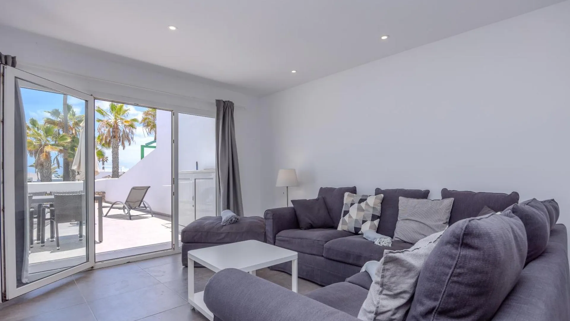 Sea Breeze Two Bedroom Apartment Costa Teguise 0*,  Spain