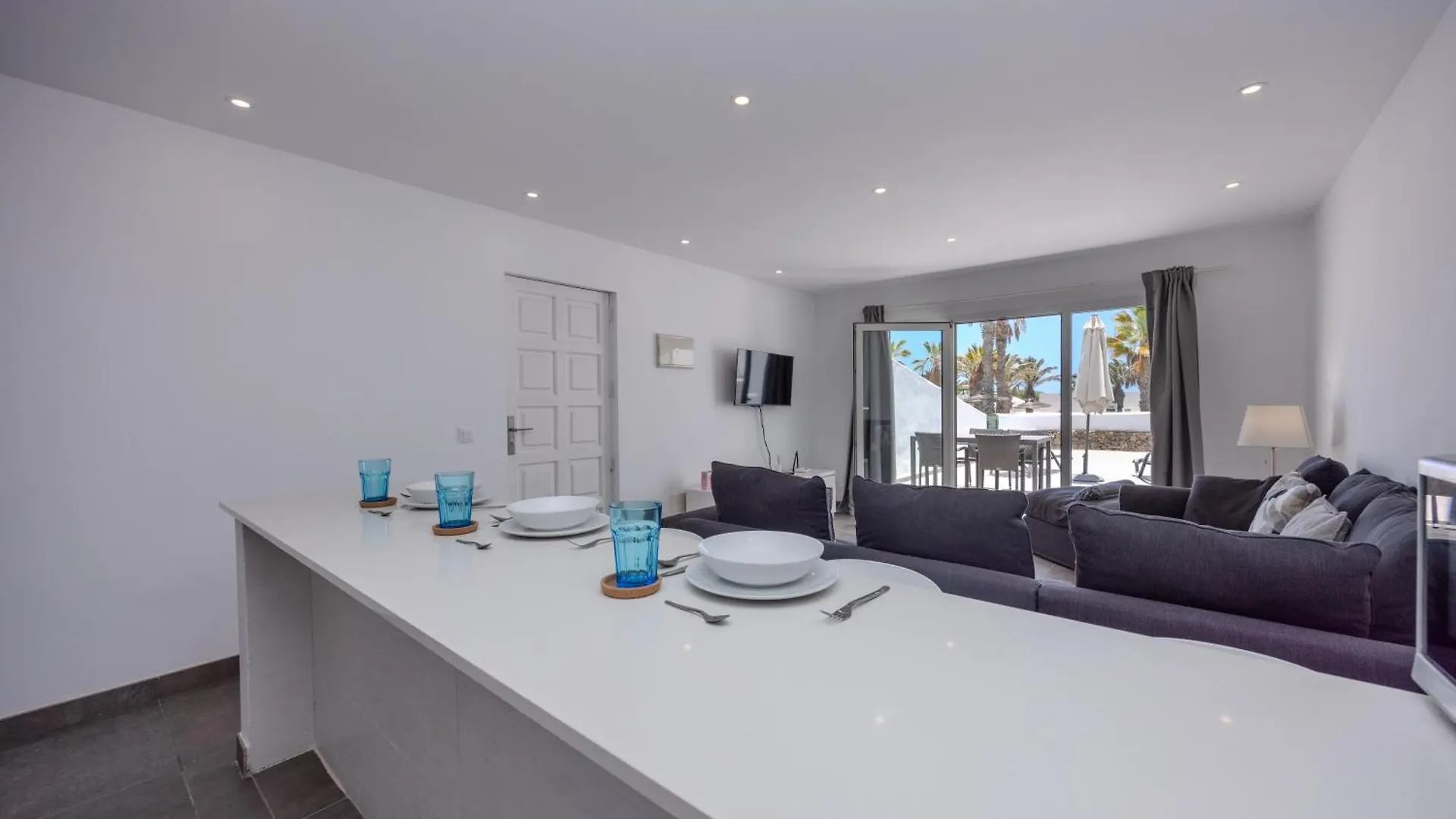 Sea Breeze Two Bedroom Apartment 科斯塔特吉塞 0*,  西班牙