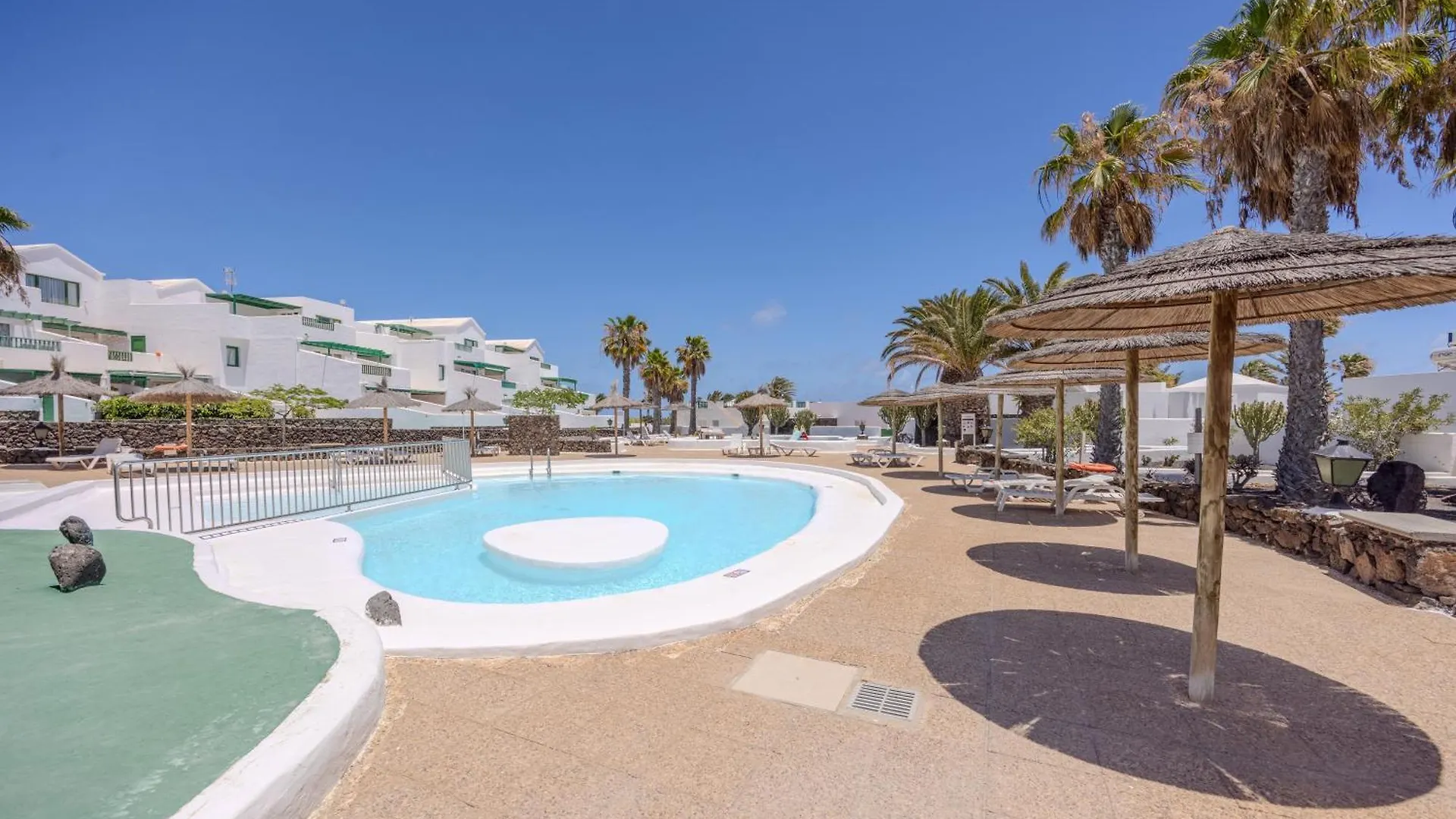 Sea Breeze Two Bedroom Apartment 科斯塔特吉塞 0*,