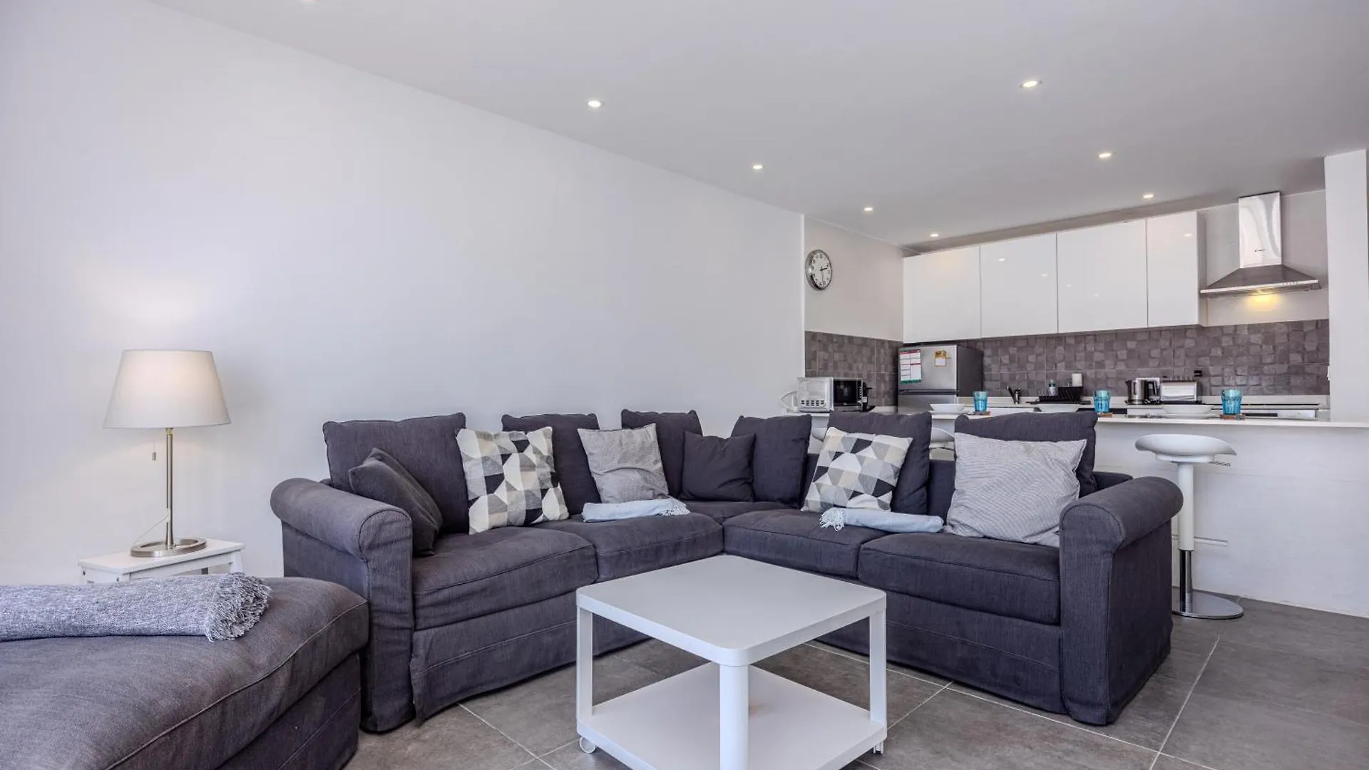 Sea Breeze Two Bedroom Apartment Costa Teguise